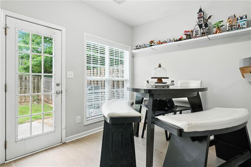 121 Spring Way Square