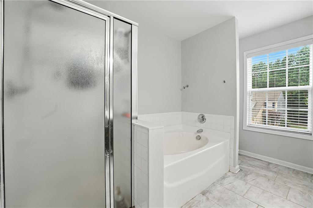 121 Spring Way Square