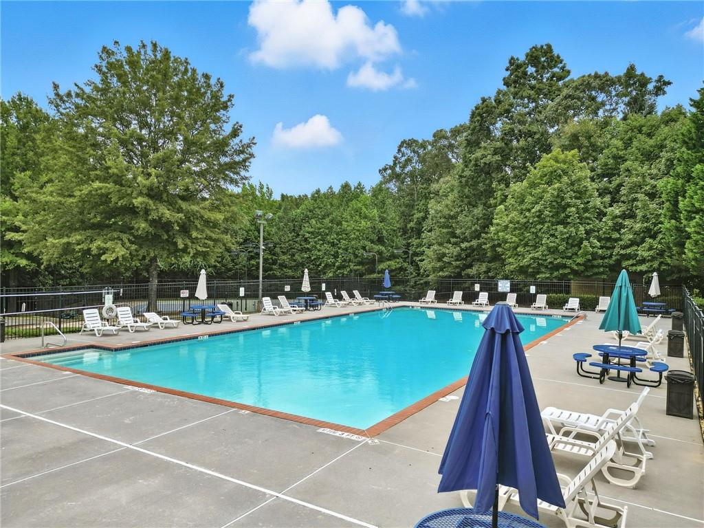 121 Spring Way Square