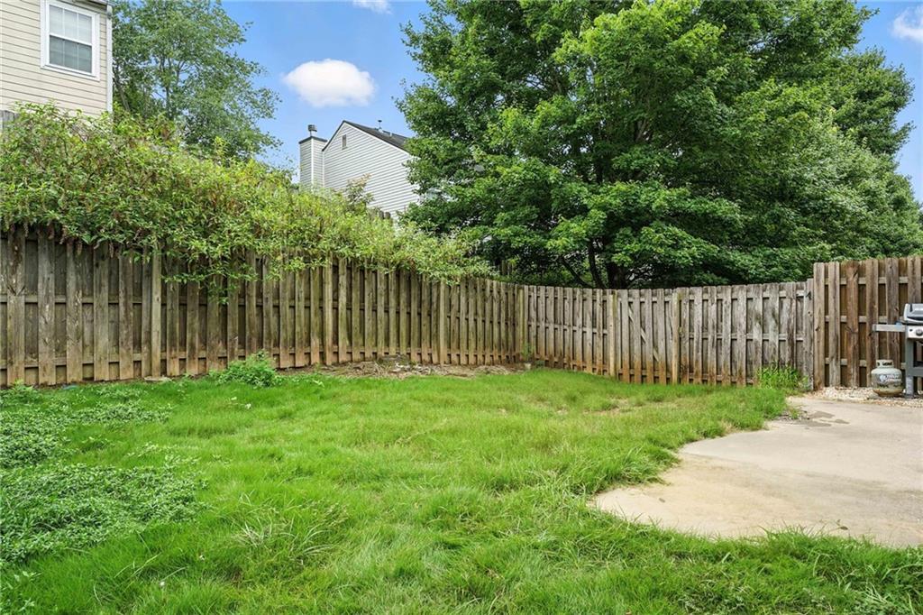 121 Spring Way Square