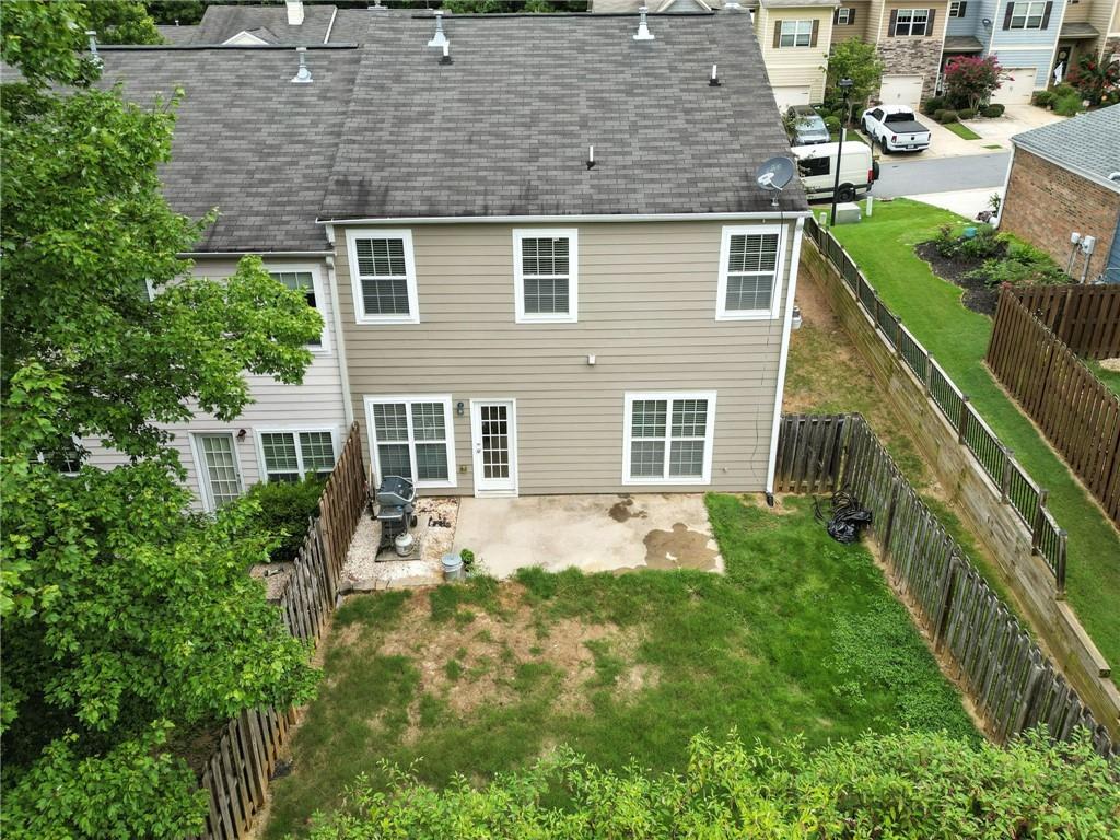 121 Spring Way Square