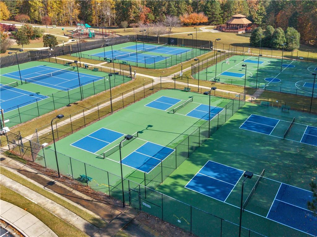 3831 Saddle Hill Way