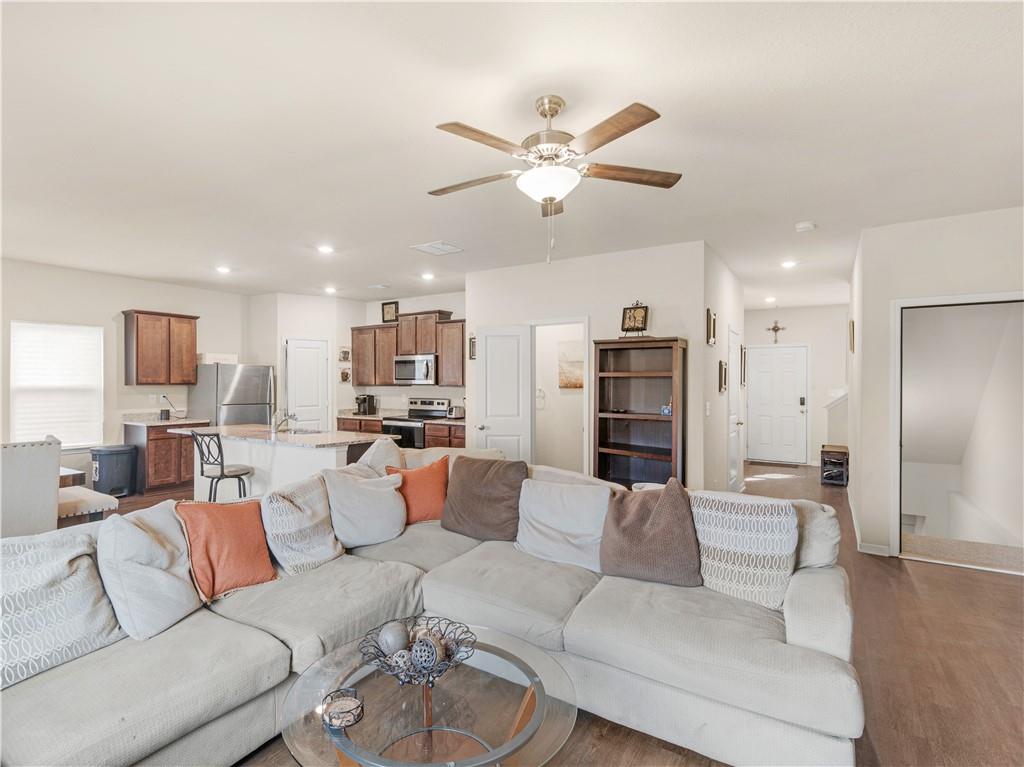 3831 Saddle Hill Way