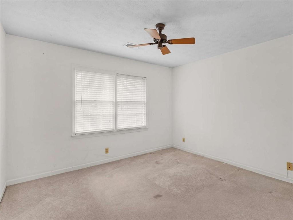 905 Sweet Briar Lane
