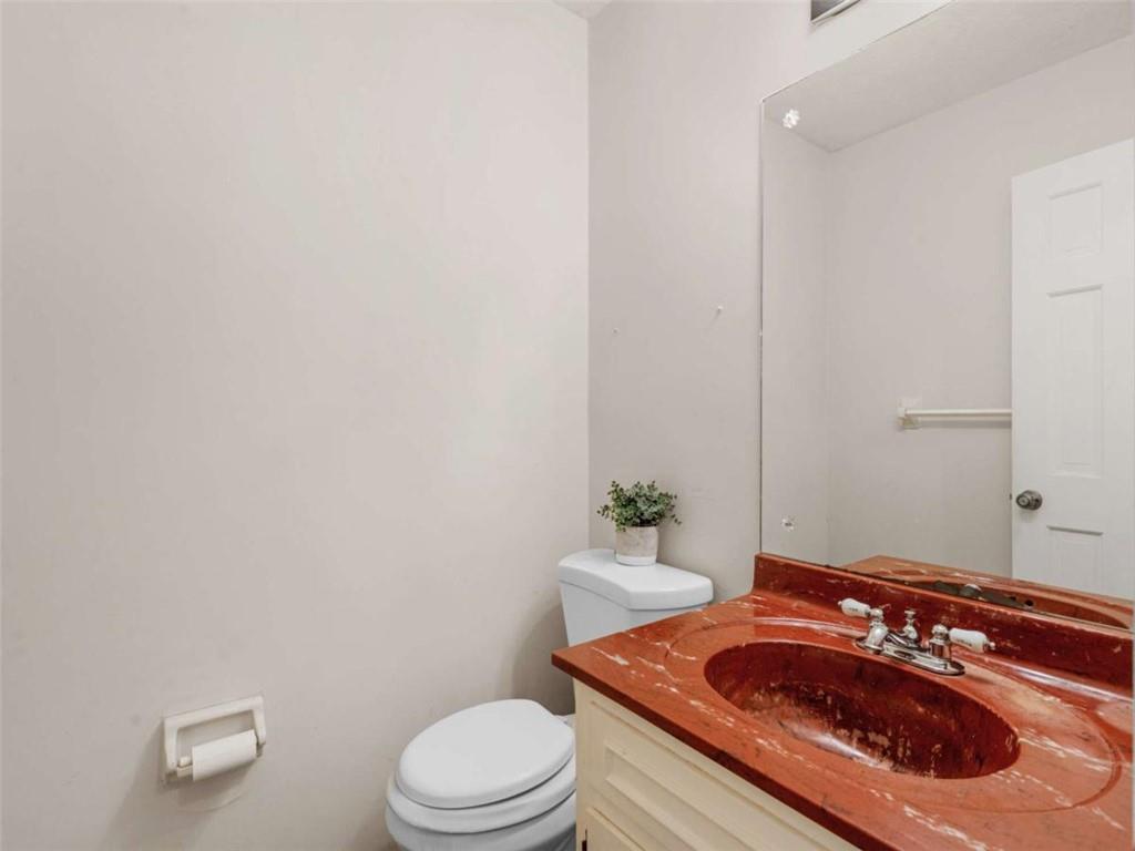 905 Sweet Briar Lane