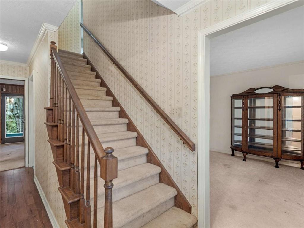 905 Sweet Briar Lane