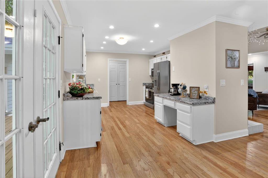 90 Hoglen Drive