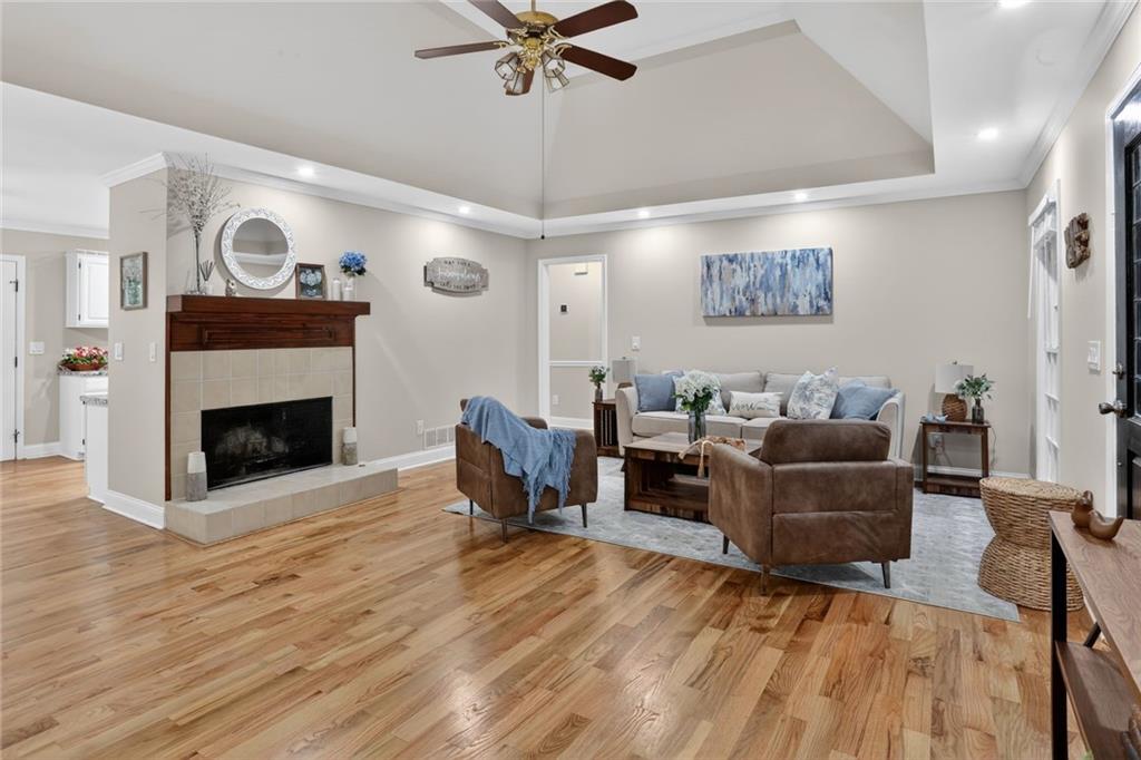 90 Hoglen Drive