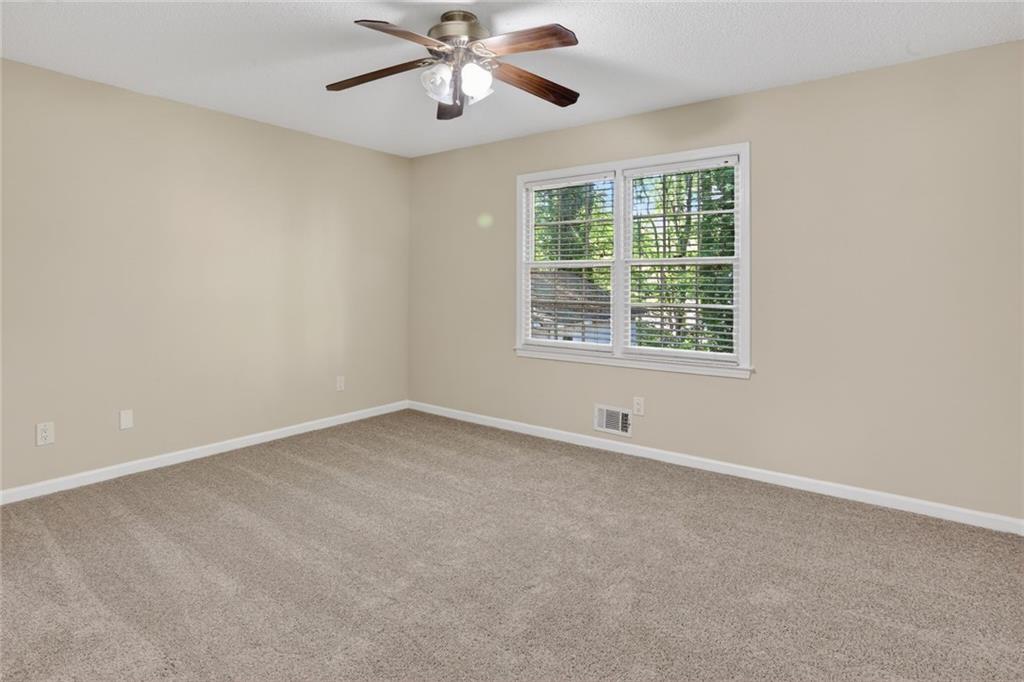 90 Hoglen Drive