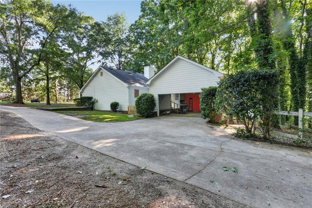 90 Hoglen Drive