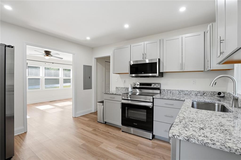 320 Camfield Court SW