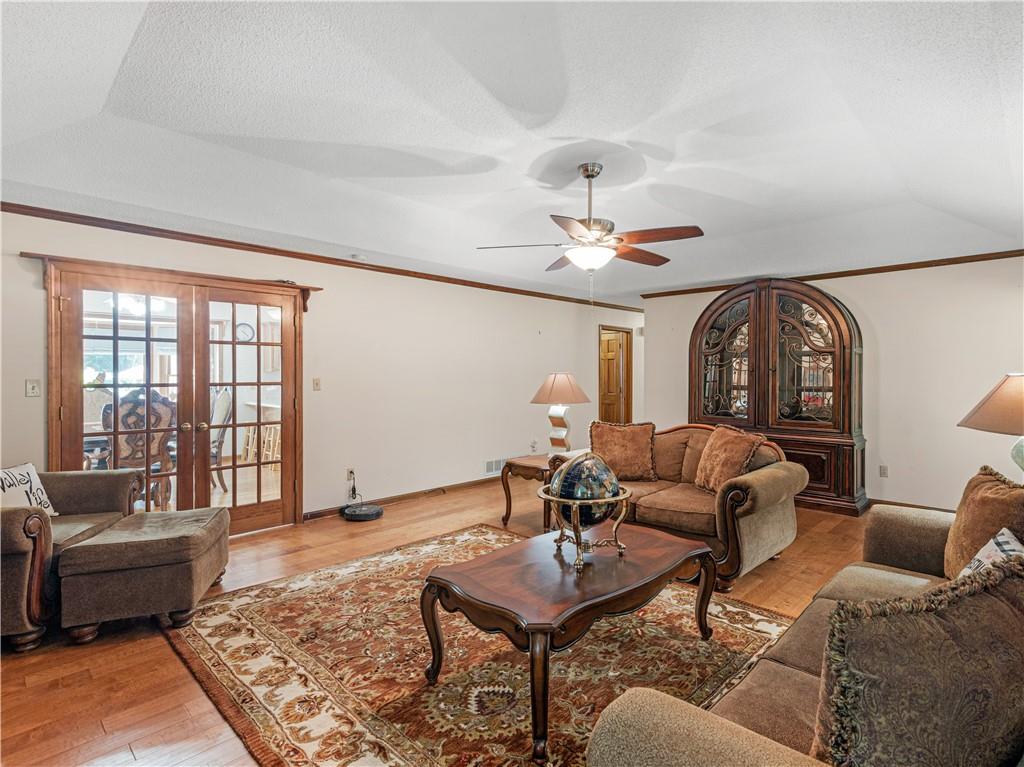 837 Sunset Drive