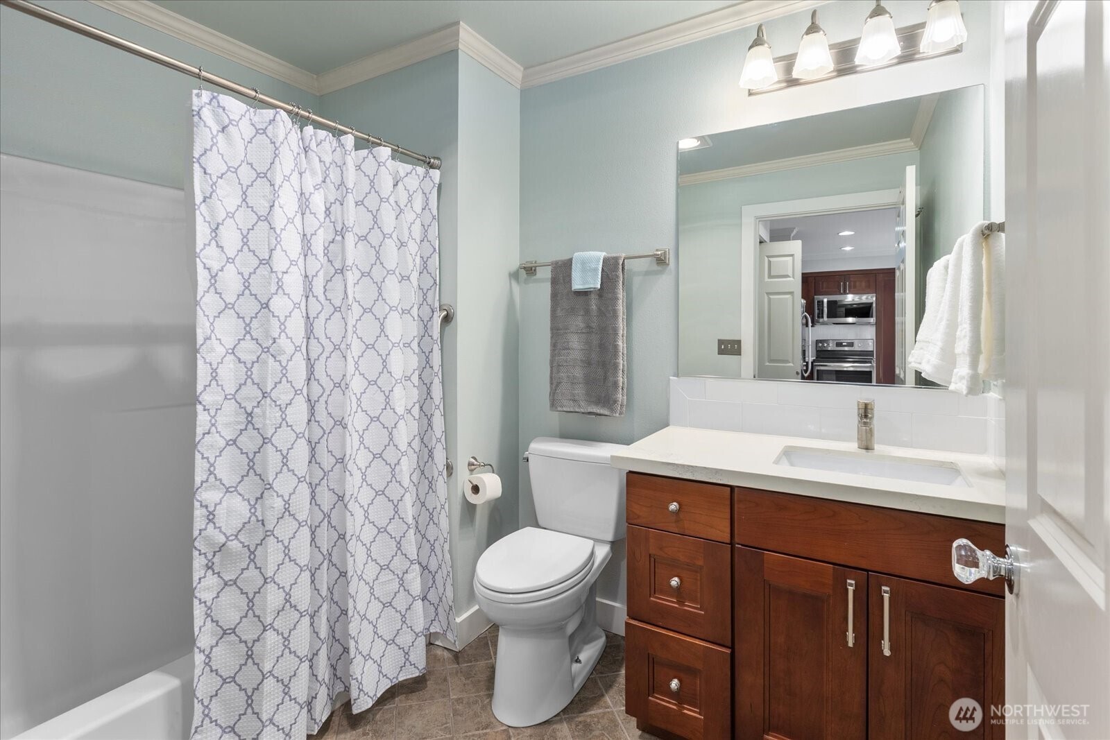 1417 Queen Anne Avenue N Unit: 313