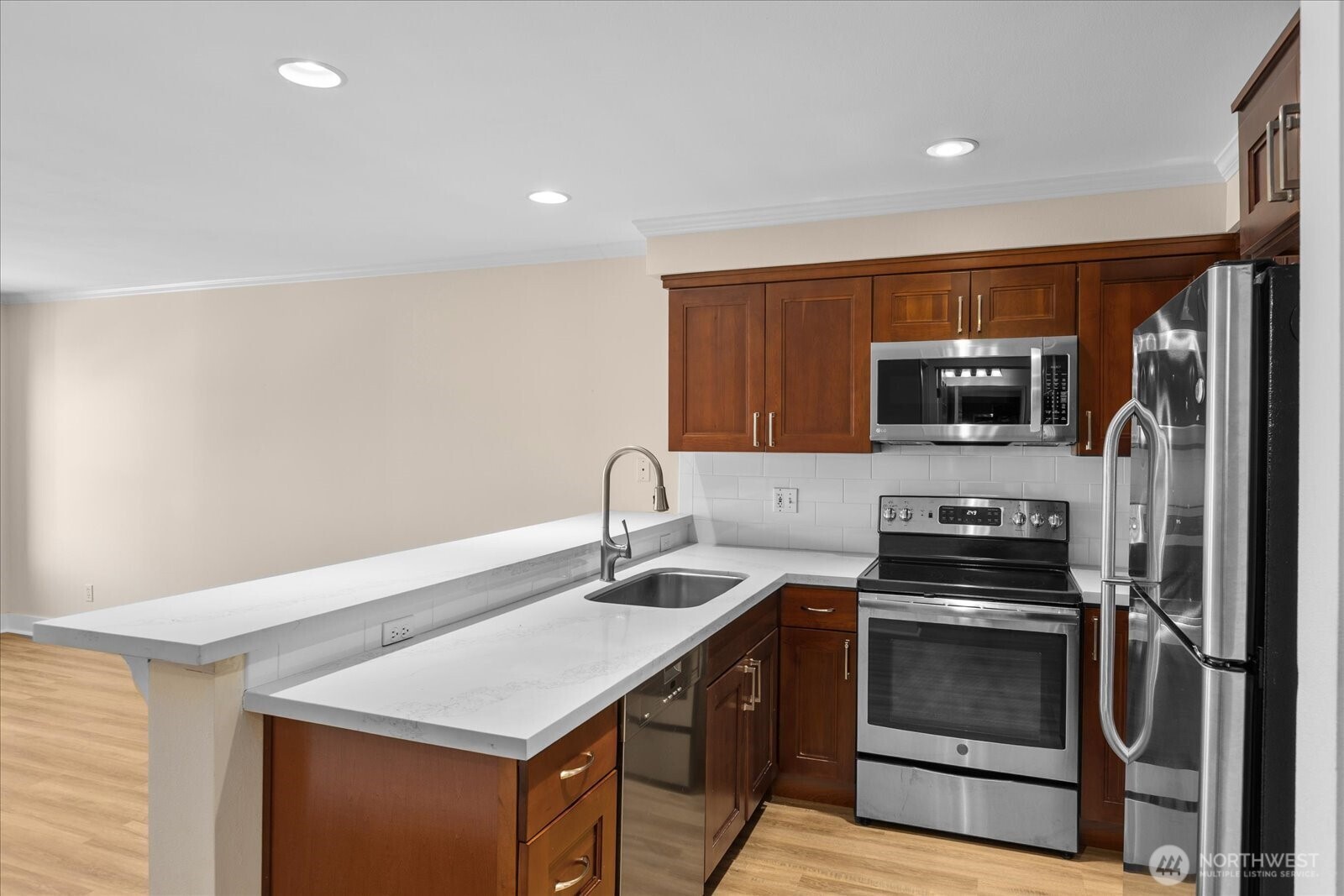 1417 Queen Anne Avenue N Unit: 313