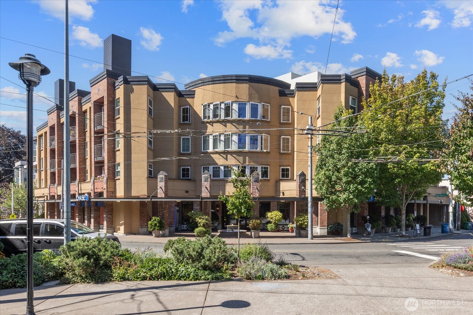 1417 Queen Anne Avenue N Unit: 313
