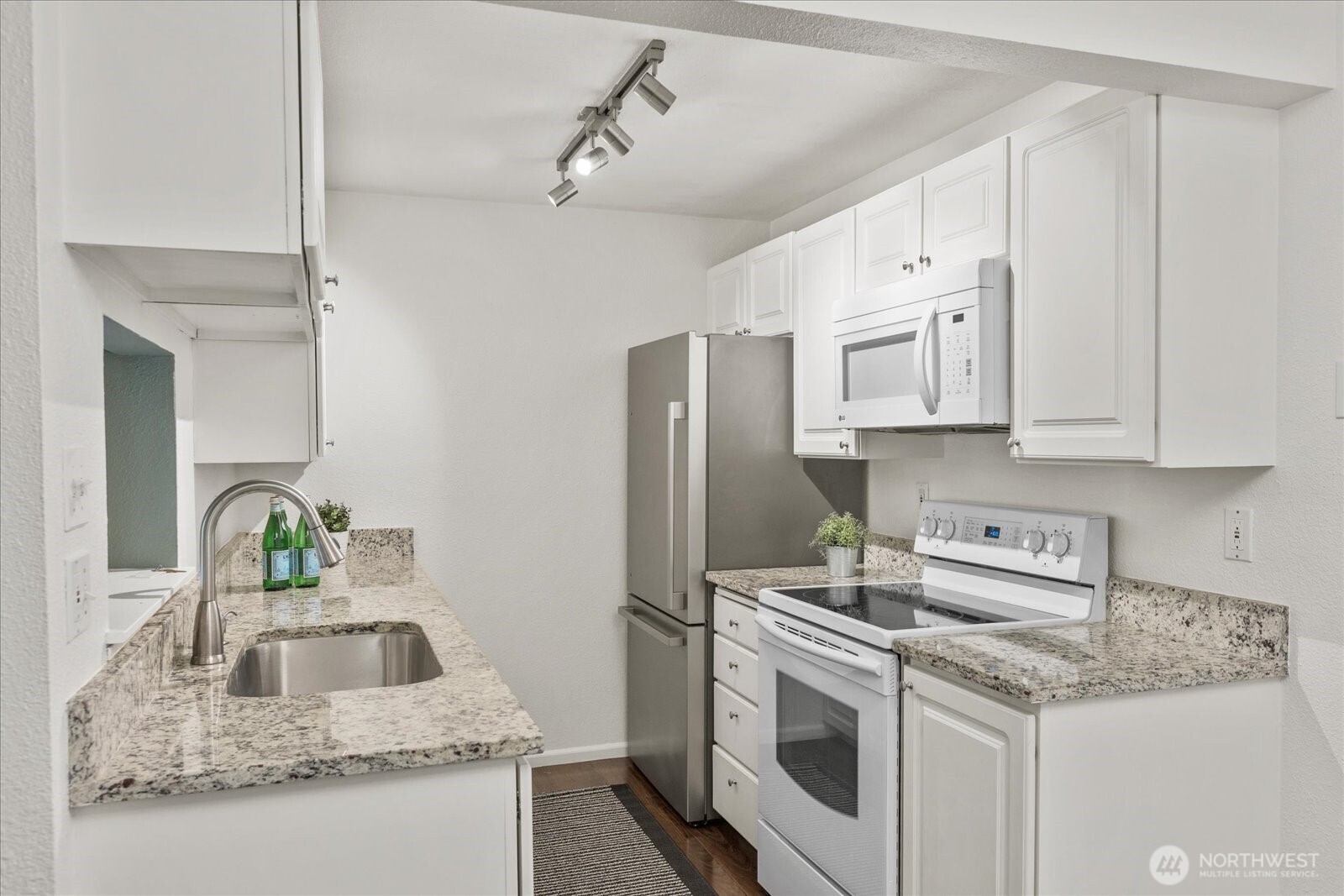 14200 NE 171st St Unit: E104