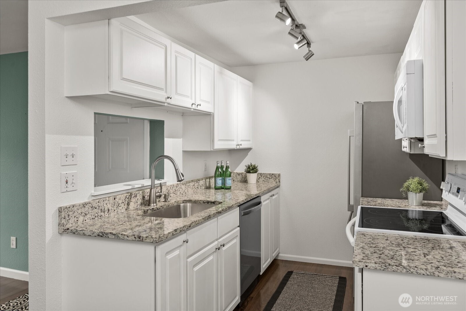 14200 NE 171st St Unit: E104