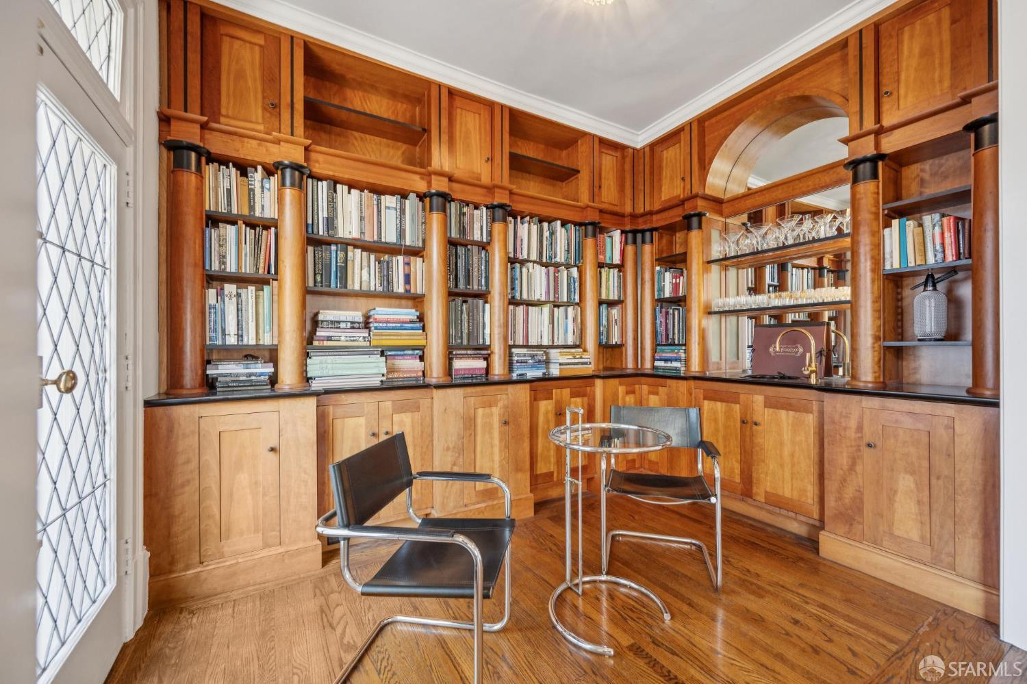 901 Powell Street # 18