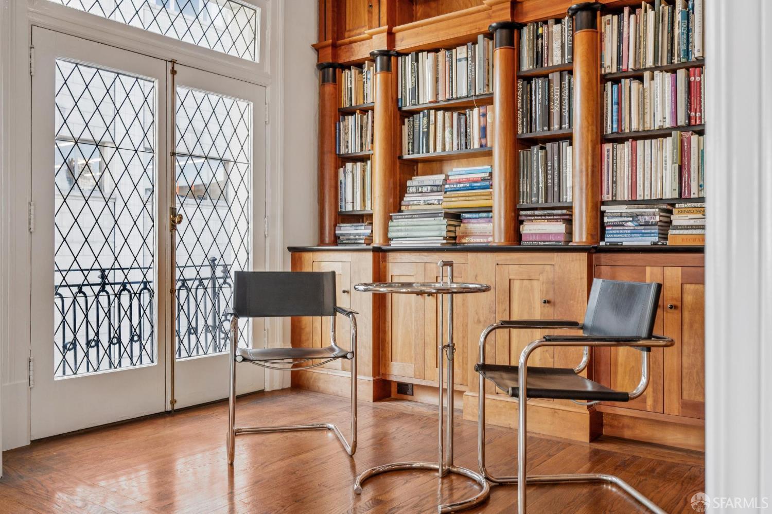 901 Powell Street # 18