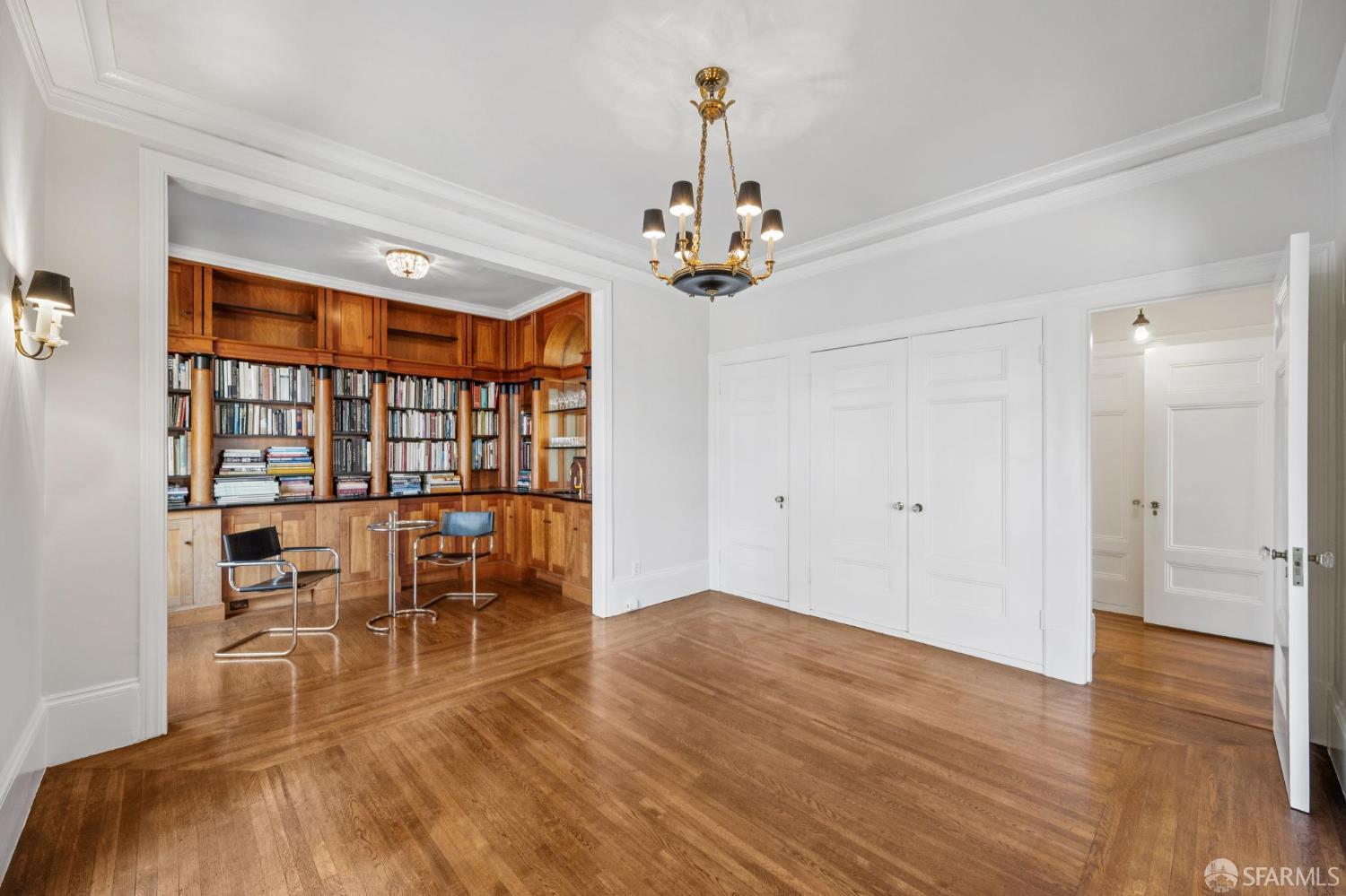 901 Powell Street # 18