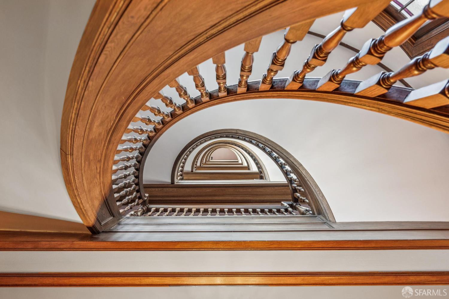 901 Powell Street # 18