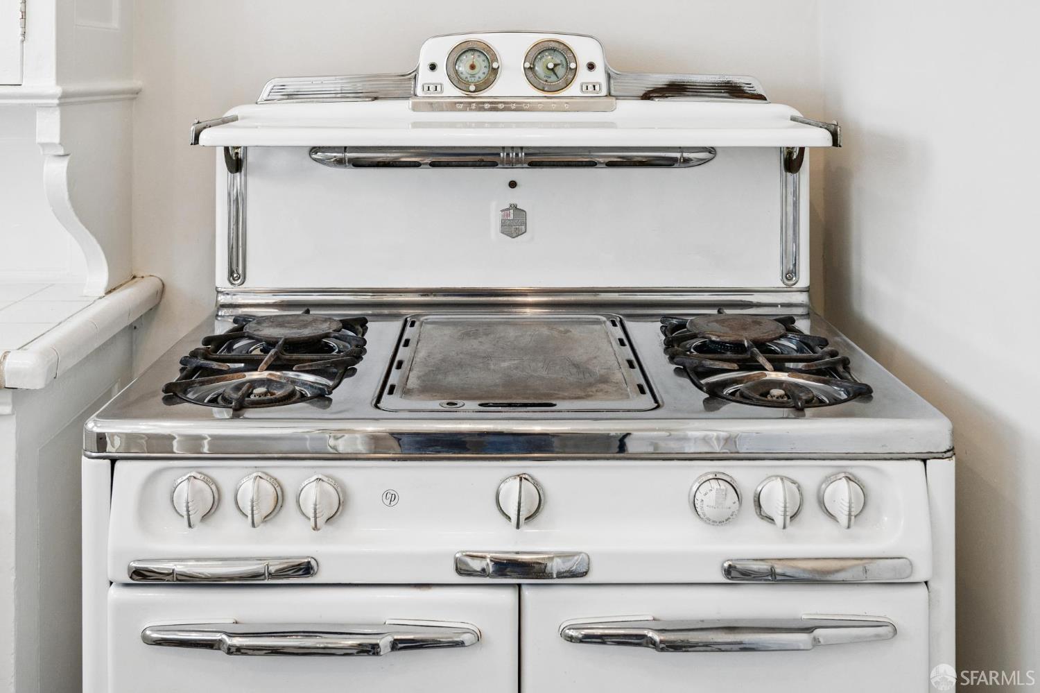 901 Powell Street # 18