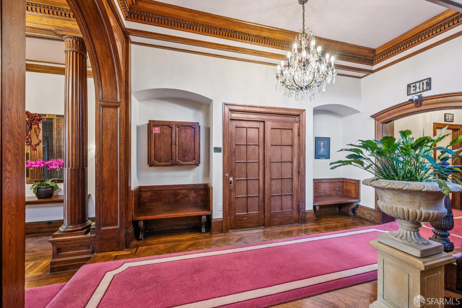 901 Powell Street # 18