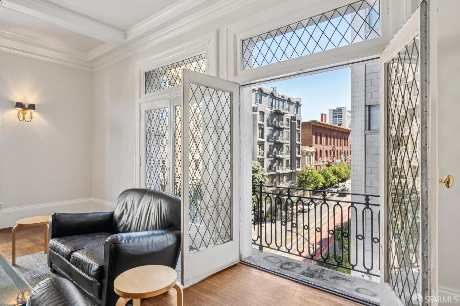 901 Powell Street # 18