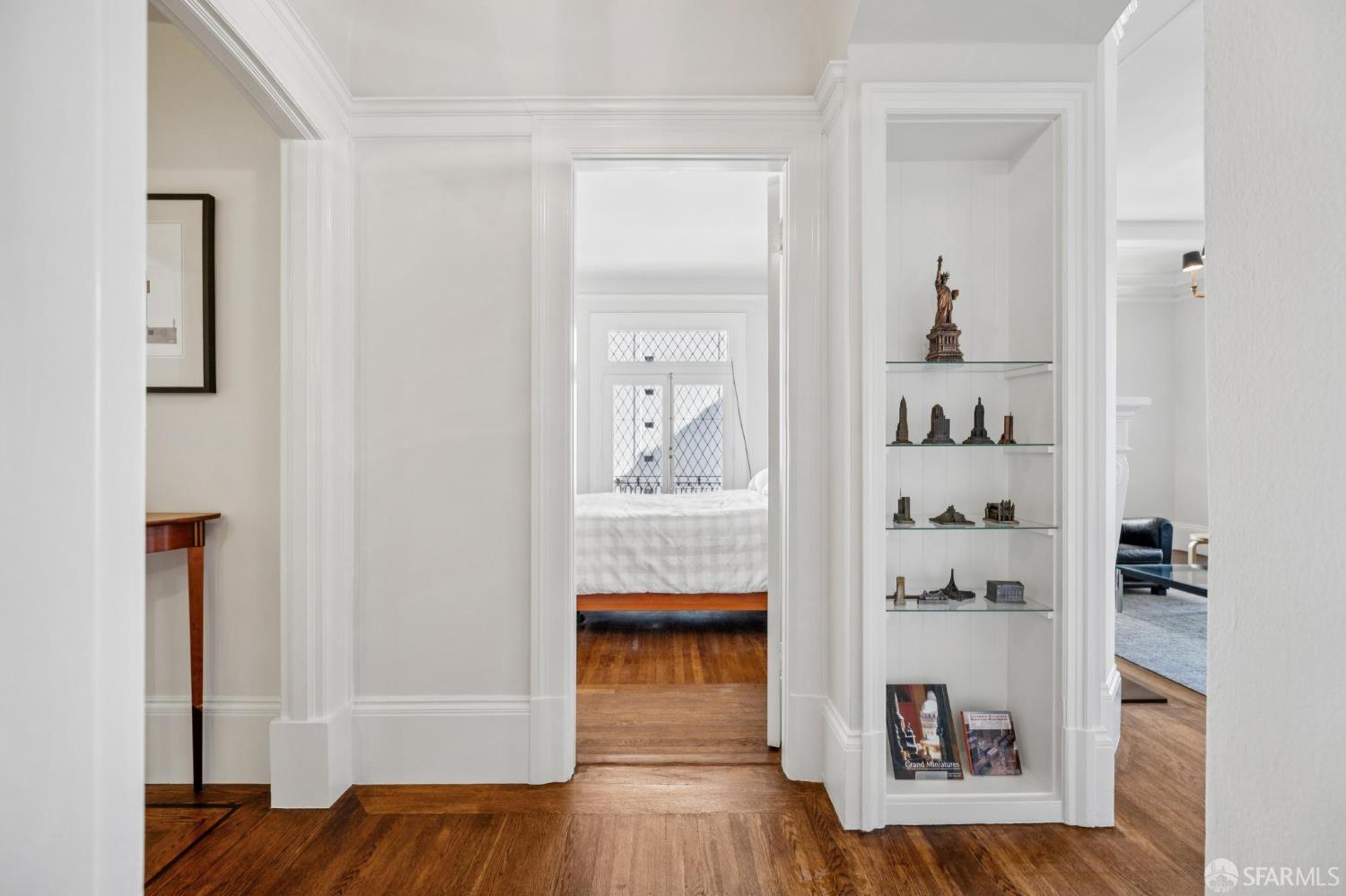 901 Powell Street # 18