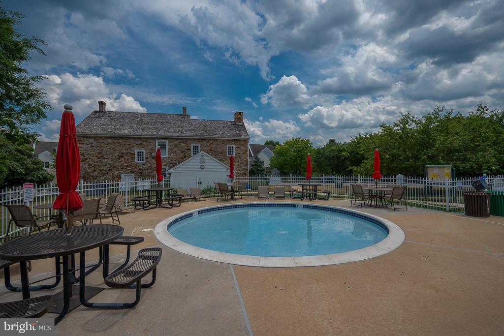 584 PEWTER DRIVE