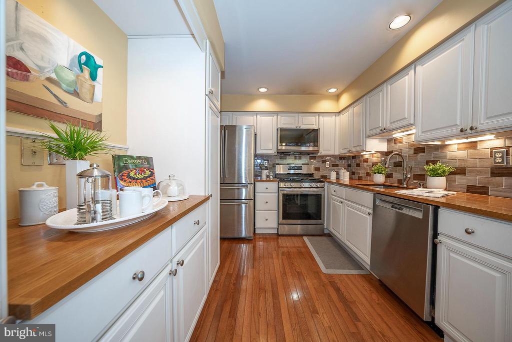 584 PEWTER DRIVE
