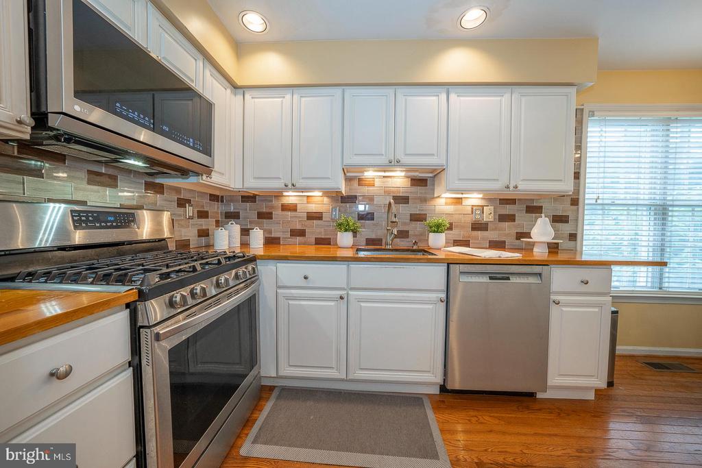 584 PEWTER DRIVE