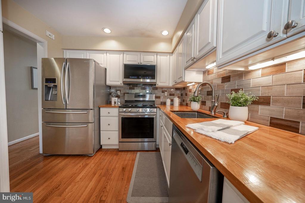 584 PEWTER DRIVE