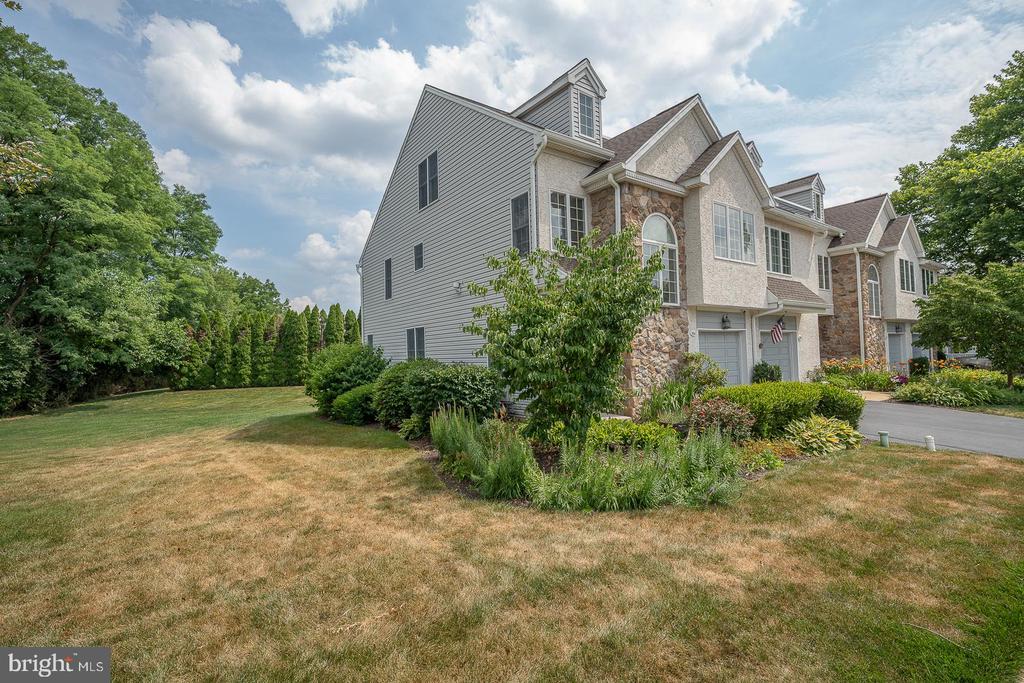 584 PEWTER DRIVE