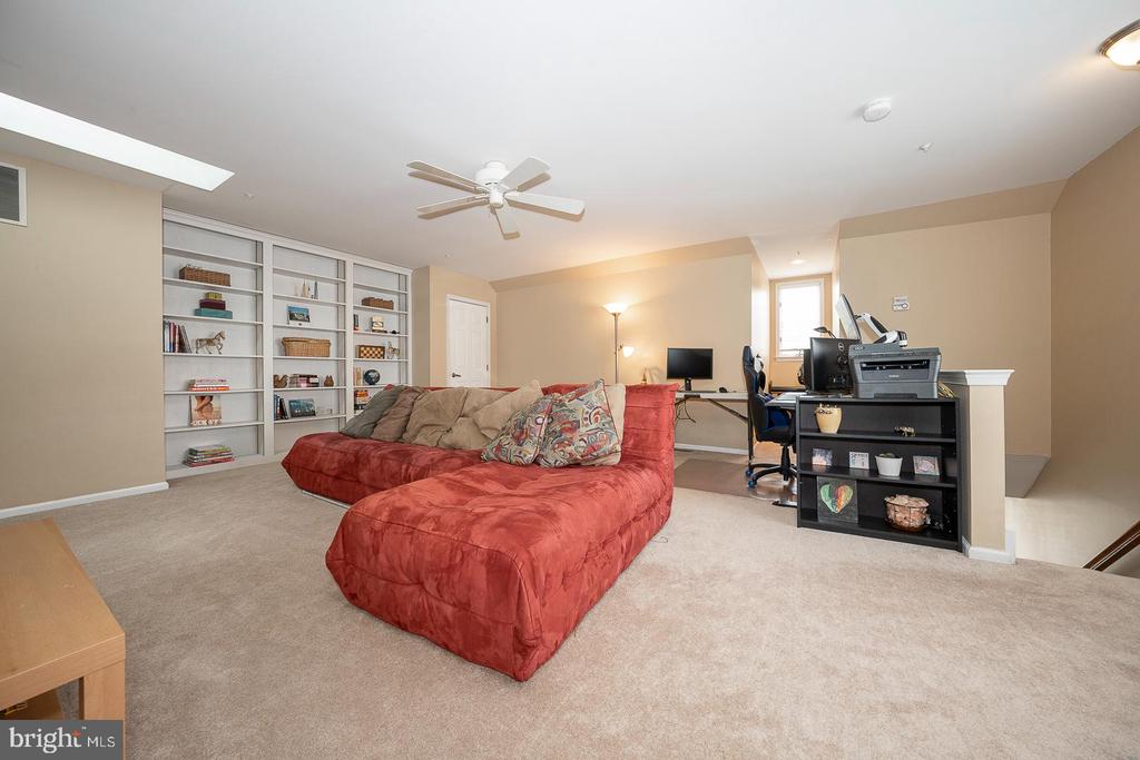 584 PEWTER DRIVE