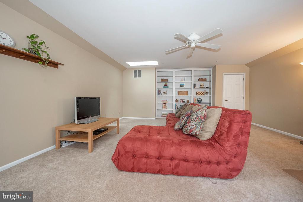 584 PEWTER DRIVE