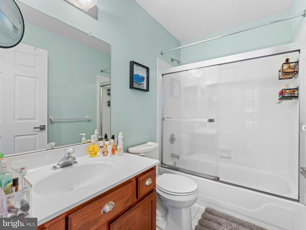 3501 HONEY LOCUST DRIVE