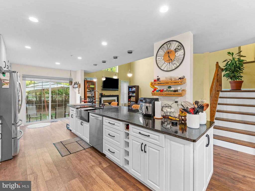 3501 HONEY LOCUST DRIVE