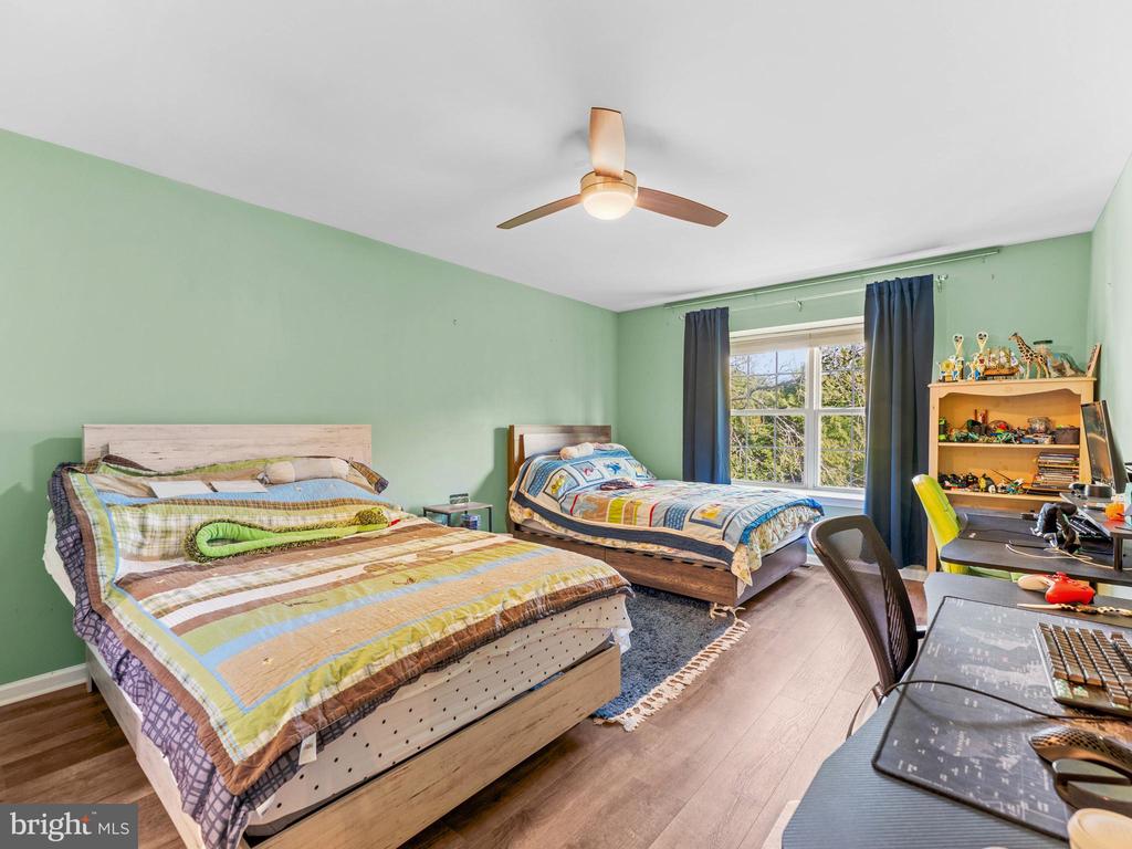 3501 HONEY LOCUST DRIVE