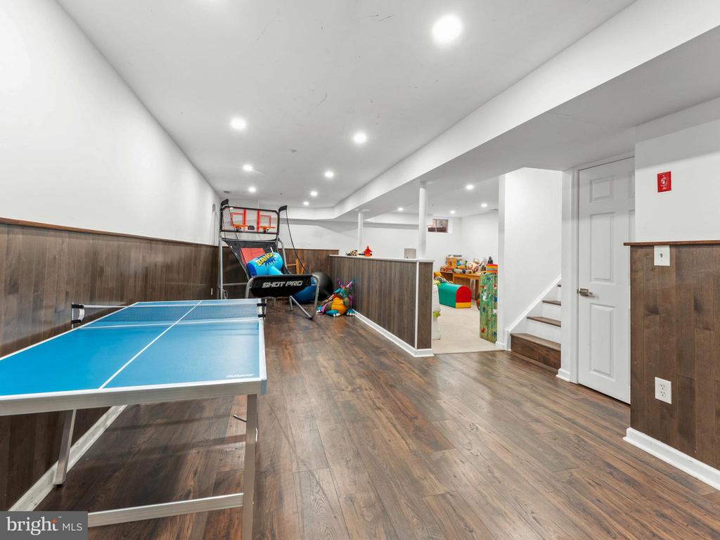 3501 HONEY LOCUST DRIVE