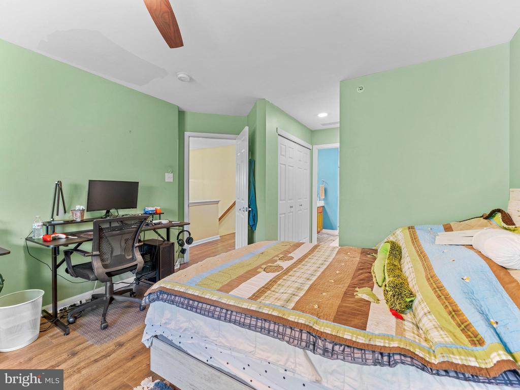 3501 HONEY LOCUST DRIVE