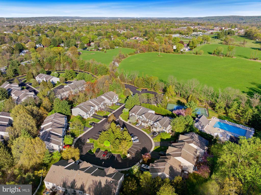 3501 HONEY LOCUST DRIVE