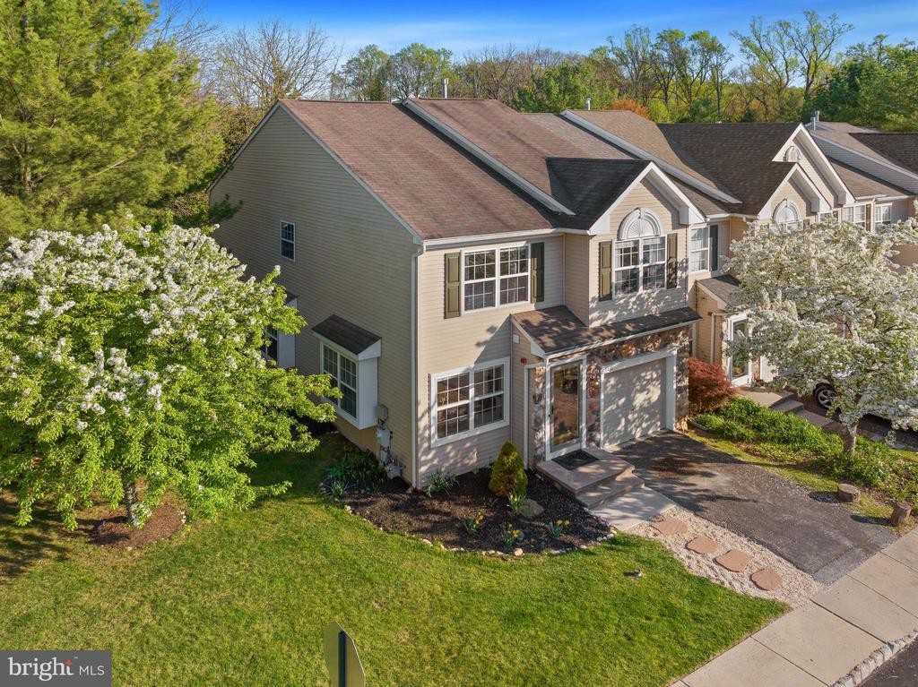 3501 HONEY LOCUST DRIVE