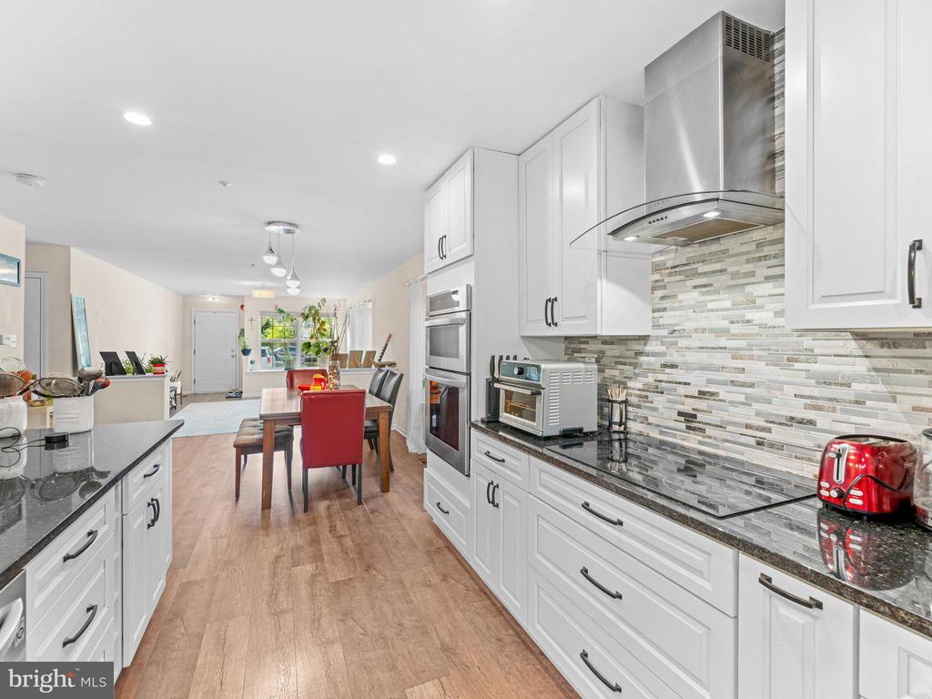 3501 HONEY LOCUST DRIVE