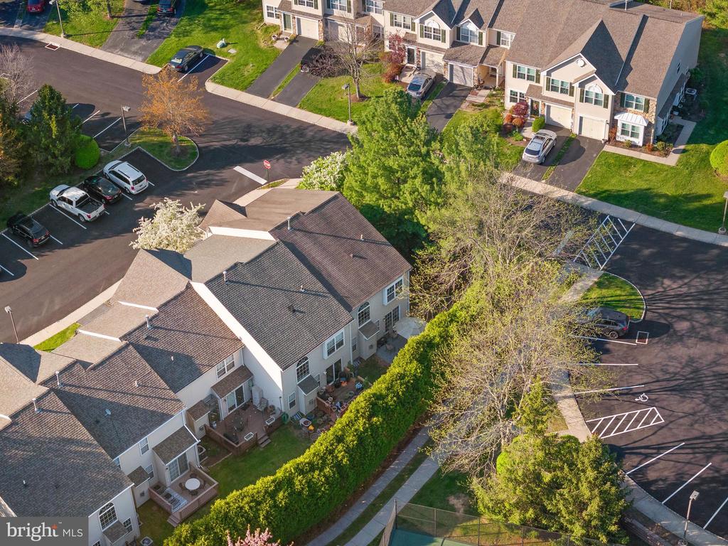 3501 HONEY LOCUST DRIVE