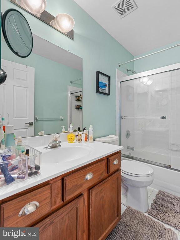 3501 HONEY LOCUST DRIVE