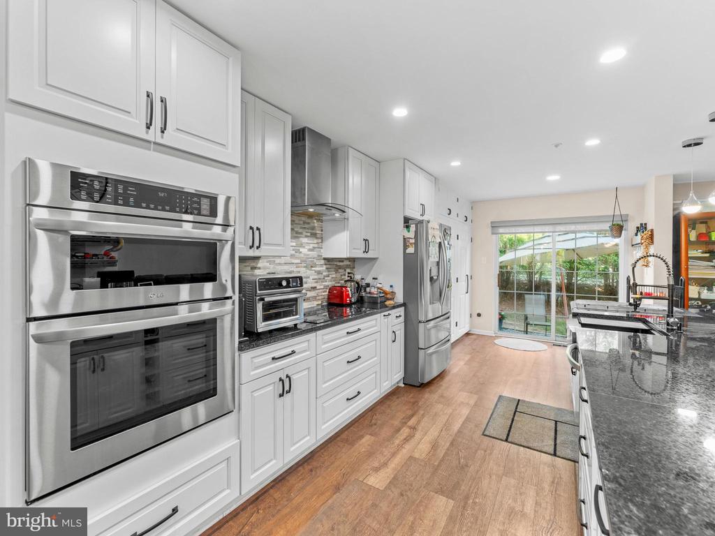 3501 HONEY LOCUST DRIVE