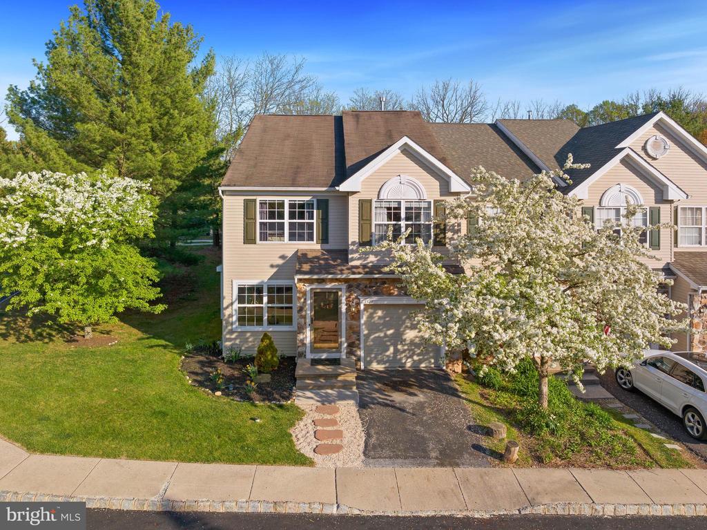 3501 HONEY LOCUST DRIVE