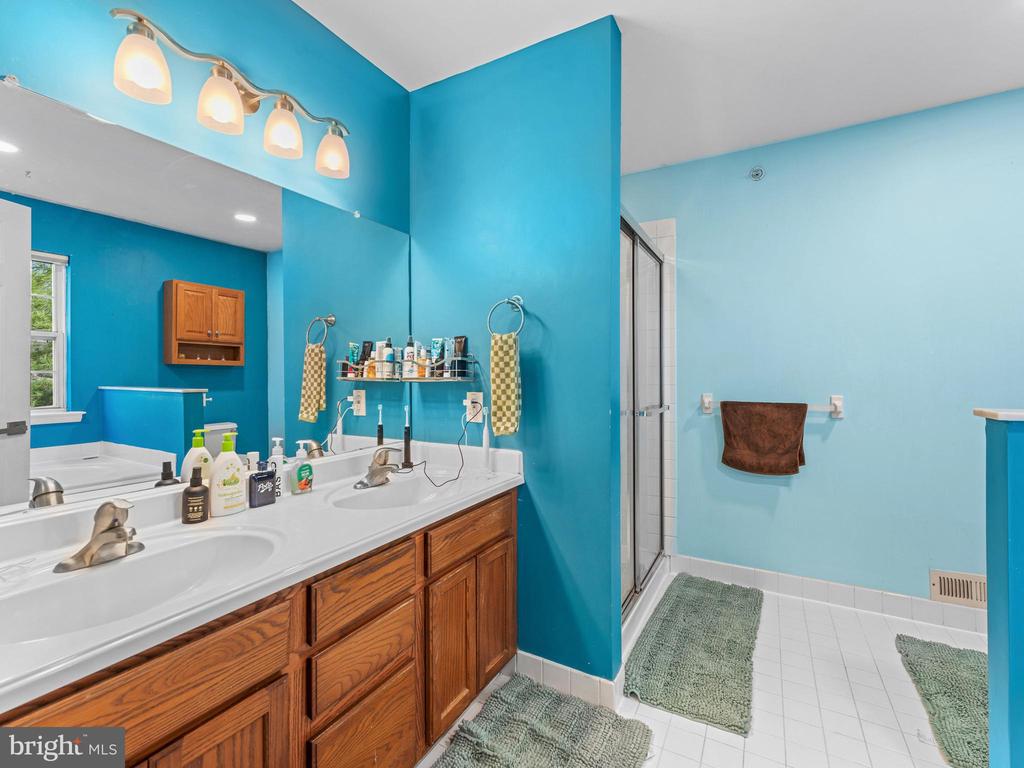 3501 HONEY LOCUST DRIVE
