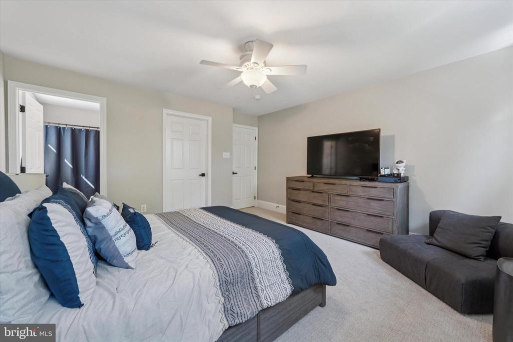 228 WEATHERHILL DRIVE